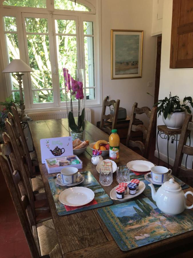 Bed and Breakfast Au Charme Des Pommiers Thiberville Exterior foto